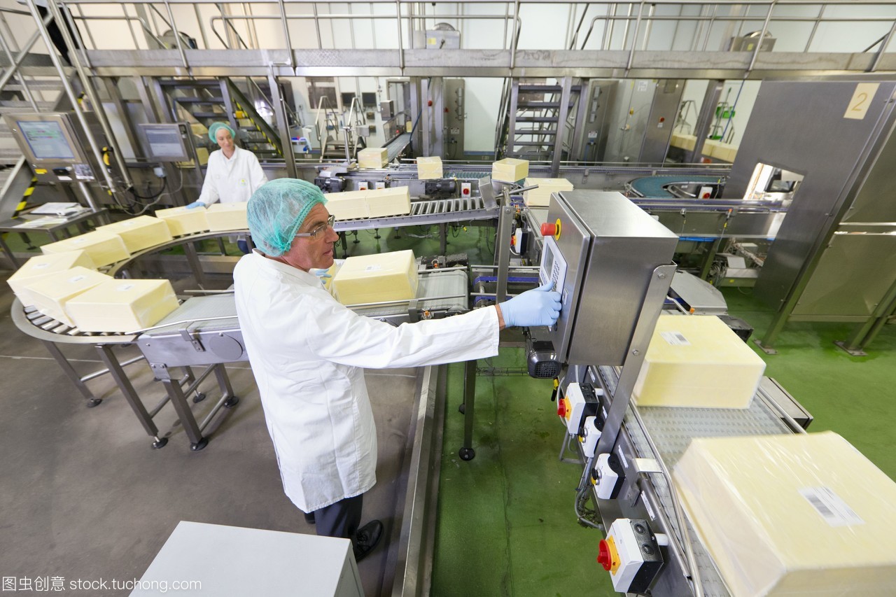 自動化浪潮中的堅守 從奶酪加工到壓鑄制品的生產線工人